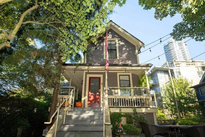 1119 PENDRELL STREET - photo 1 of 13