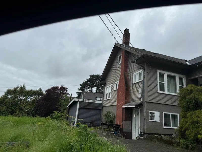 124 MCINNES STREET - photo 2 of 5