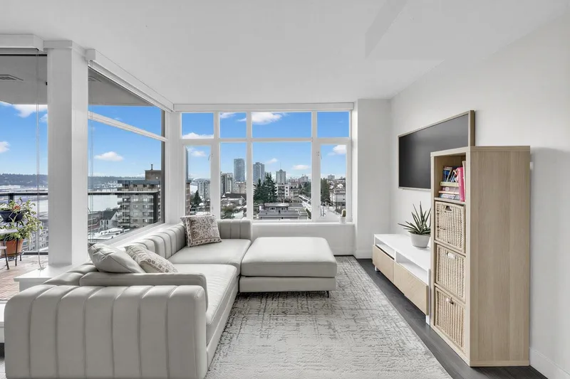 905 188 AGNES STREET - photo 3 of 22