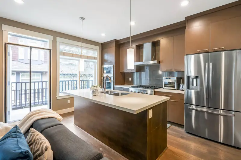 10 15977 26 AVENUE - photo 4 of 25