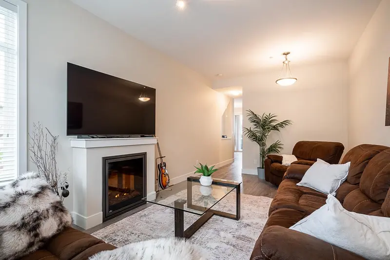 16 8250 209B STREET - photo 4 of 25