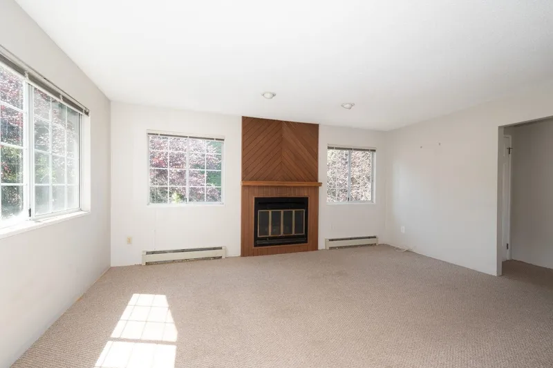 3494 LAUREL STREET - photo 3 of 24