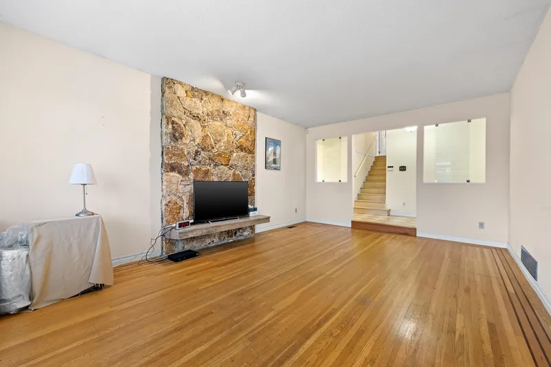 10760 SEAMOUNT ROAD - photo 4 of 22