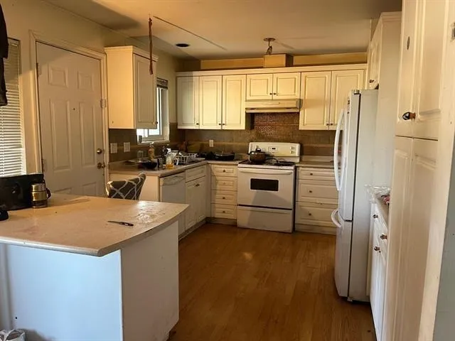 9284 126A AVENUE - photo 3 of 8