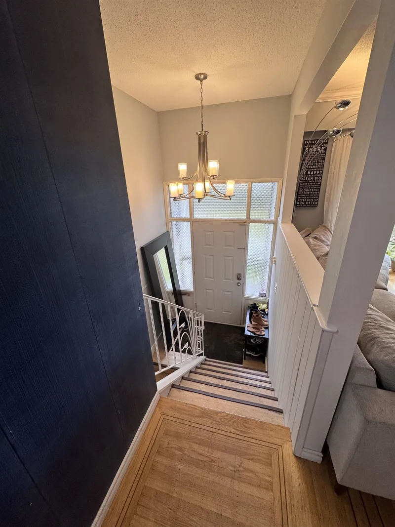 7275 112 STREET - photo 3 of 25