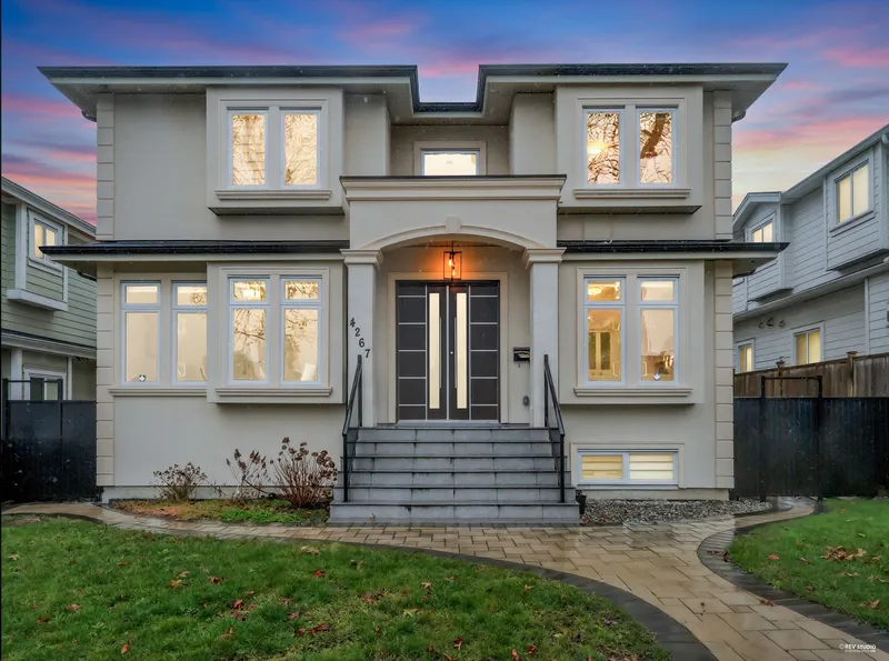 4267 PARKER STREET - photo 1 of 25