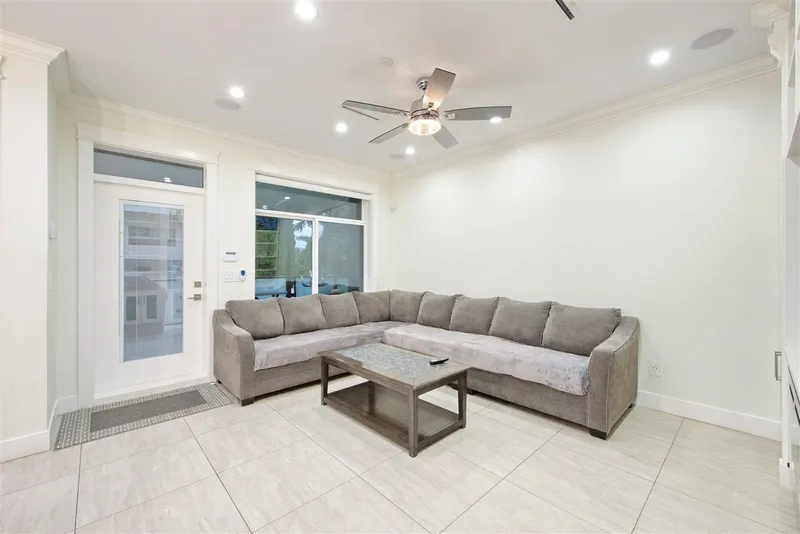 5886 SHERBROOKE STREET - photo 3 of 25