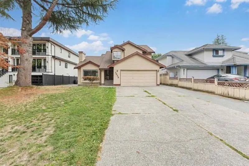 7008 129A STREET - photo 4 of 25