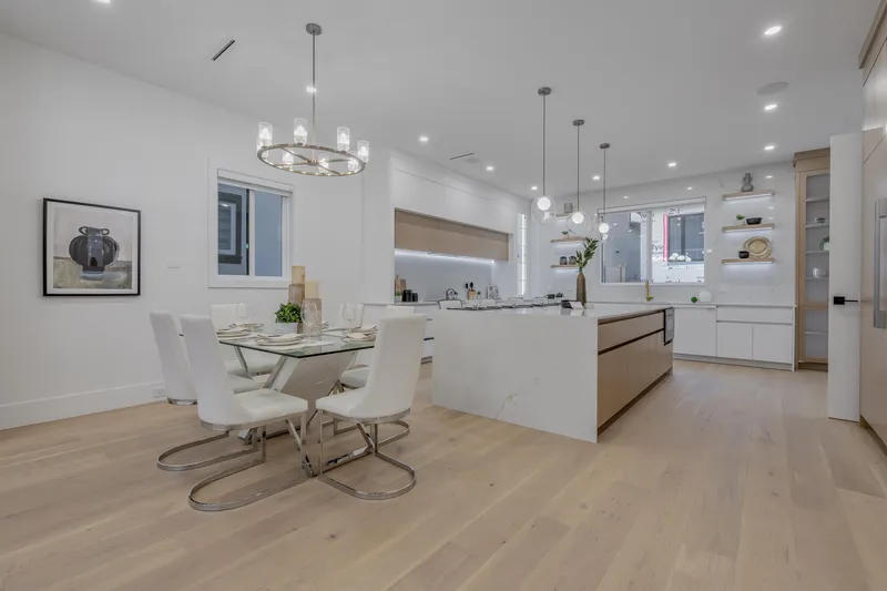 16647 18 AVENUE - photo 4 of 25