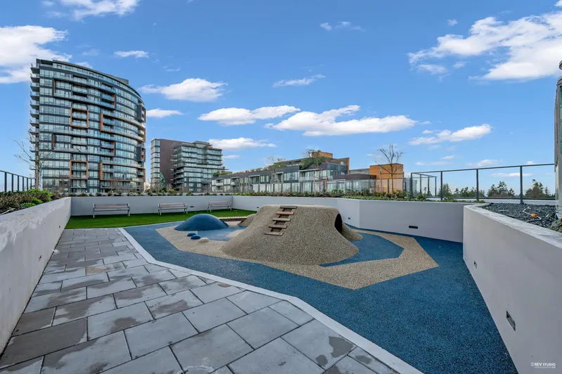 304 8415 GRANVILLE STREET - photo 4 of 11