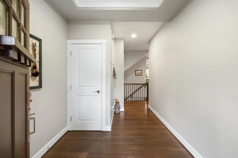 21068 78A AVENUE - photo 2 of 23