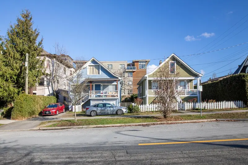 164 E 10TH STREET - photo 3 of 25