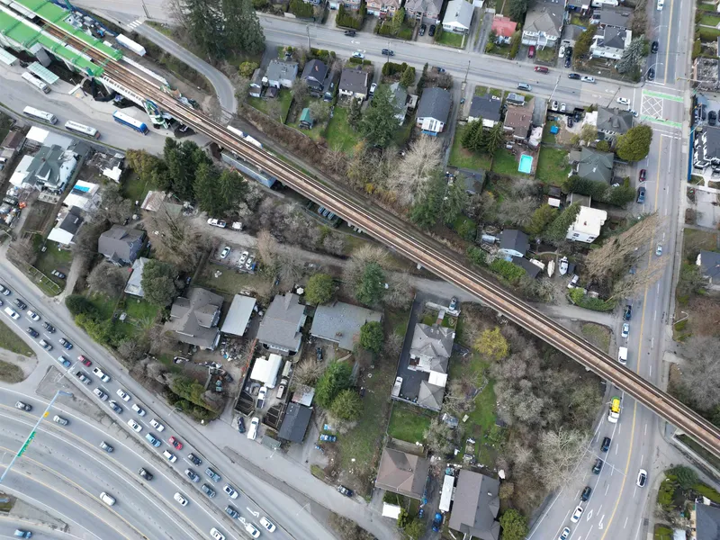 2121 MARINE WAY - photo 3 of 16