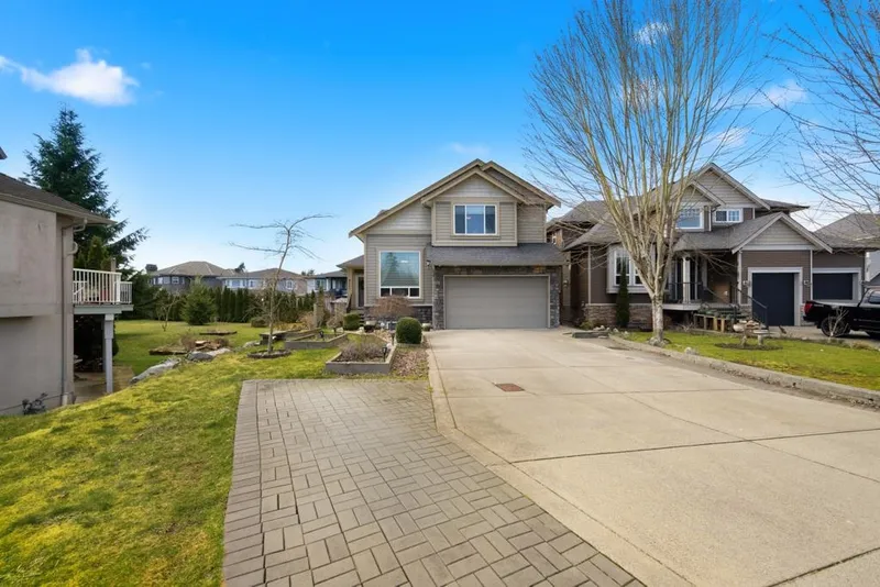 8563 TUPPER BOULEVARD - photo 2 of 25