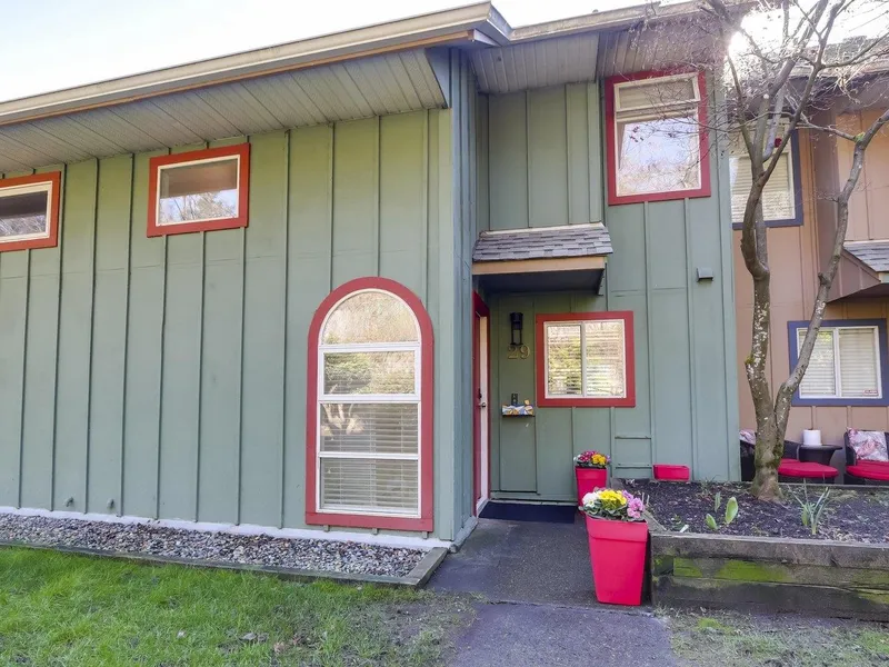 29 900 W 17TH STREET - photo 1 of 25