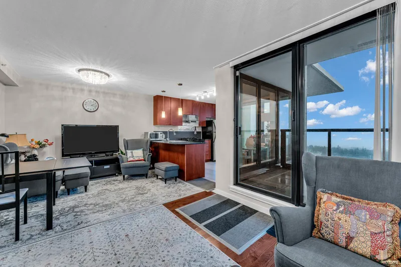 PH5 7178 COLLIER STREET - photo 4 of 25