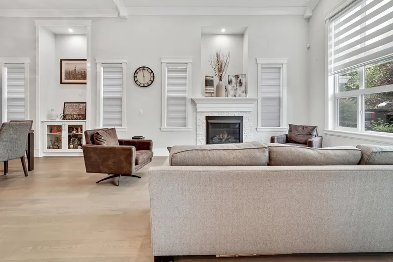 2285 124 STREET - photo 3 of 25