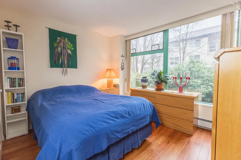 207 15466 NORTH BLUFF ROAD - photo 2 of 25