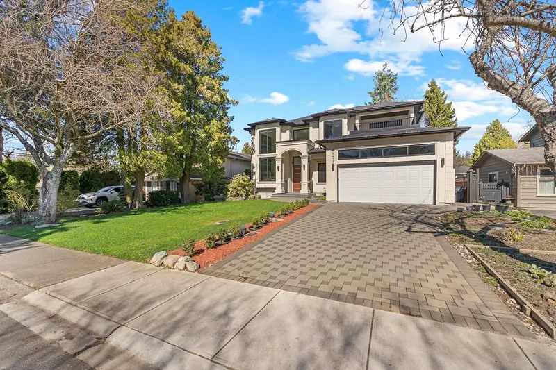 14419 17A AVENUE - photo 3 of 25