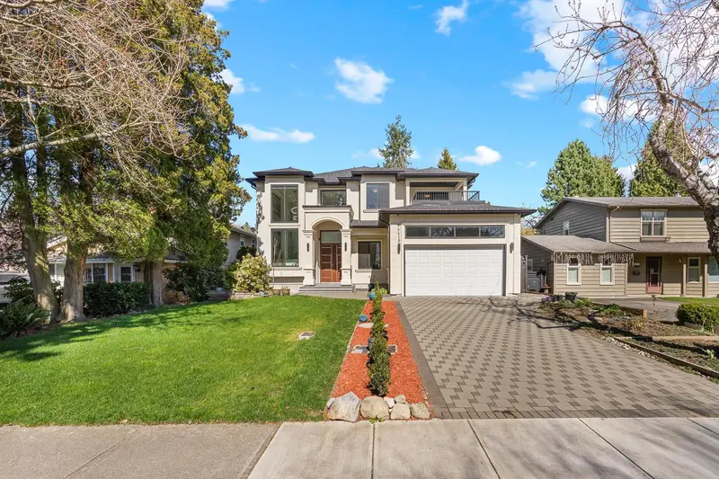 14419 17A AVENUE - photo 4 of 25