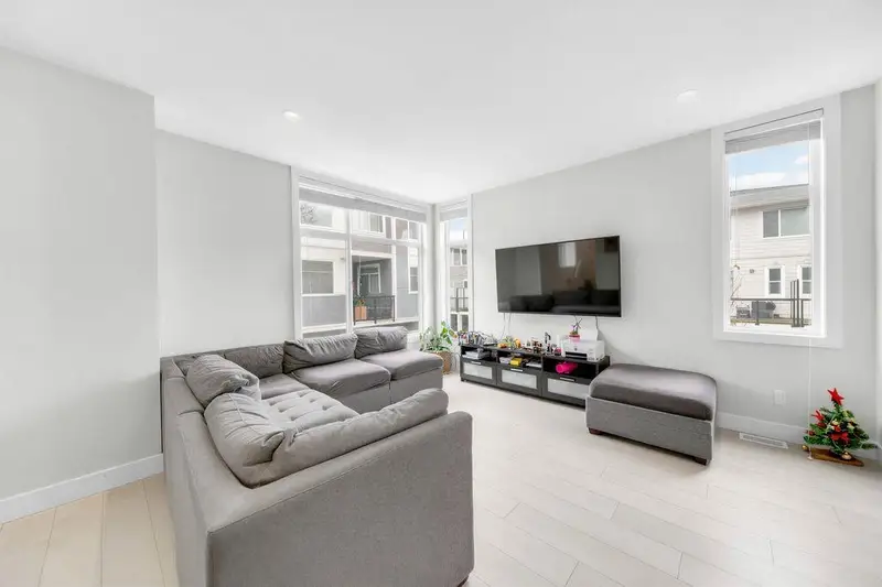 14 2328 167A STREET - photo 4 of 24