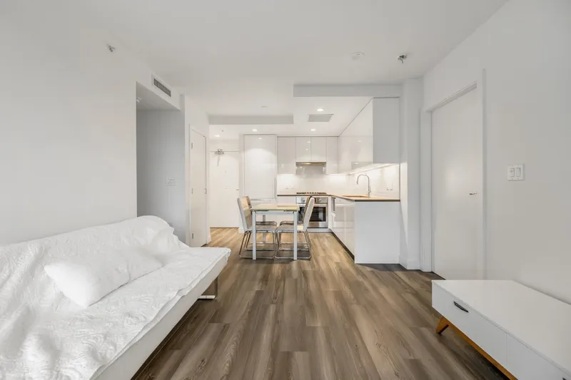 316 8181 CHESTER STREET - photo 2 of 25