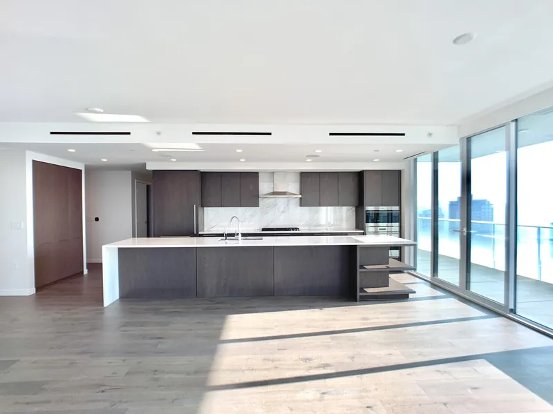 2504 1335 HOWE STREET - photo 2 of 25