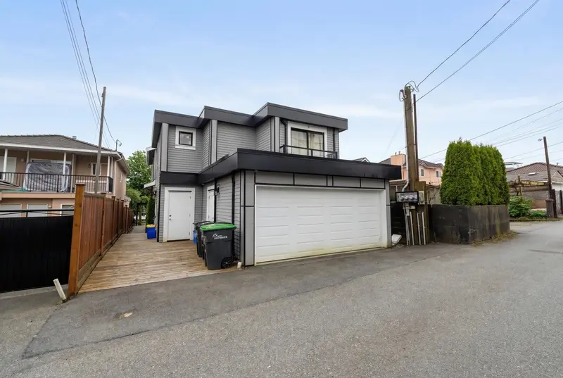 2885 E GEORGIA STREET - photo 1 of 14