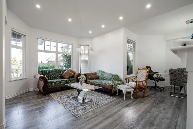 14616 75A AVENUE - photo 2 of 25