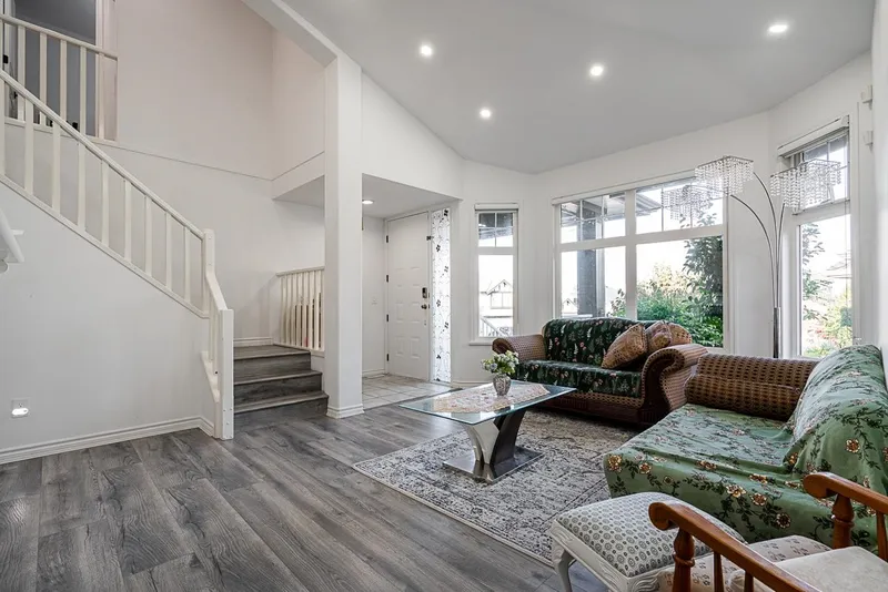 14616 75A AVENUE - photo 3 of 25