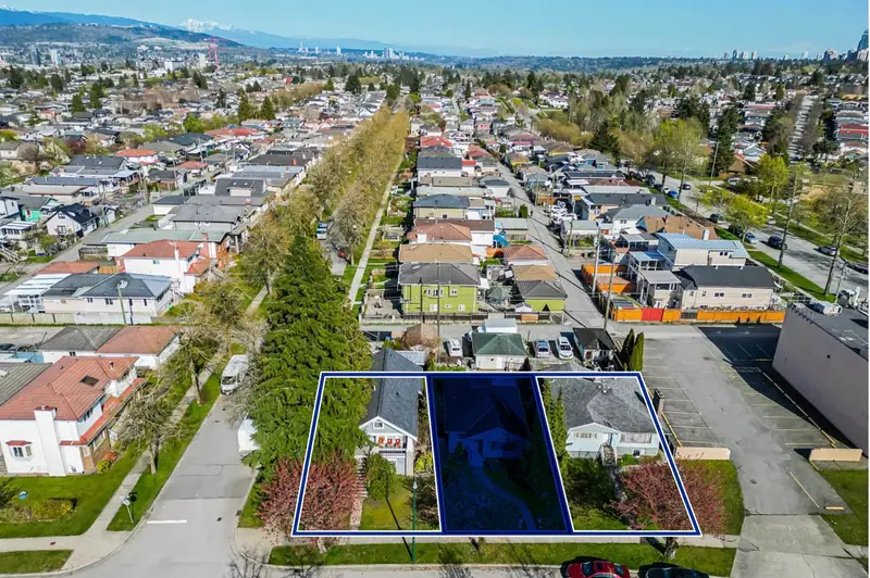 4424 RUPERT STREET - photo 1 of 4