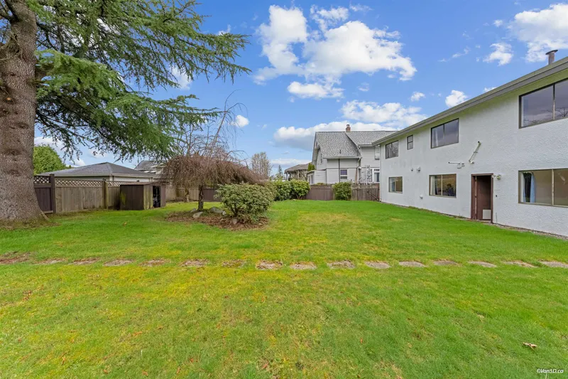 5571 CLAUDE AVENUE - photo 3 of 25