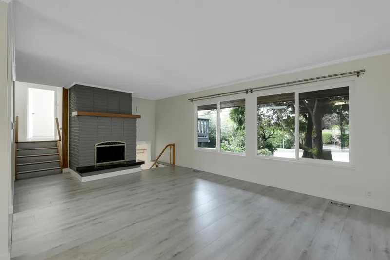 732 E 29TH STREET - photo 3 of 25