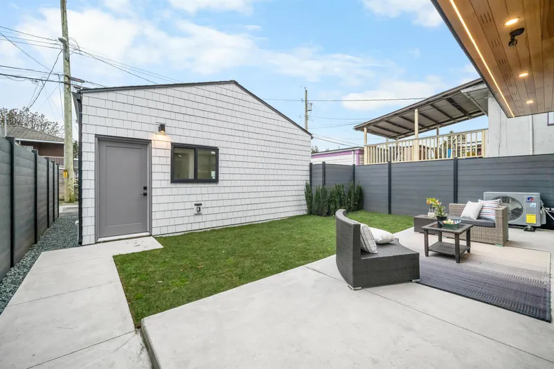 2 5023 ROSS STREET - photo 4 of 17