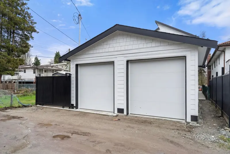 279 E 48TH AVENUE - photo 2 of 20