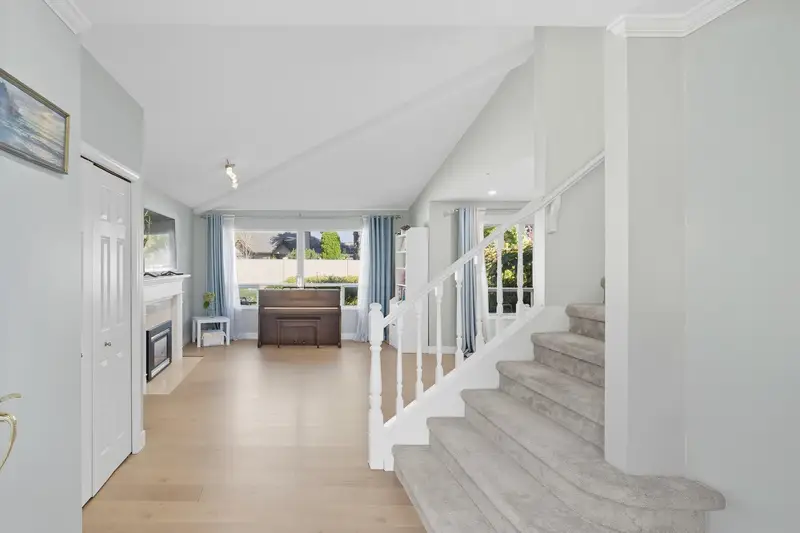 118 15121 19 AVENUE - photo 4 of 25