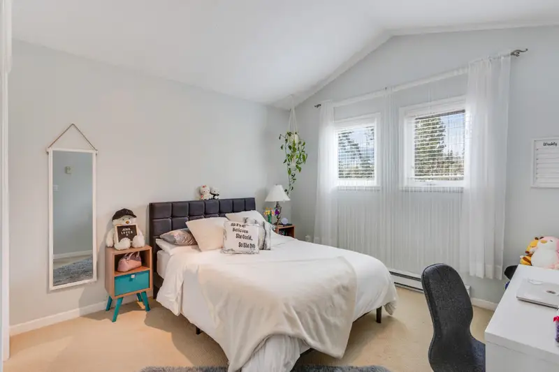 205 1518 BOWSER AVENUE - photo 2 of 25