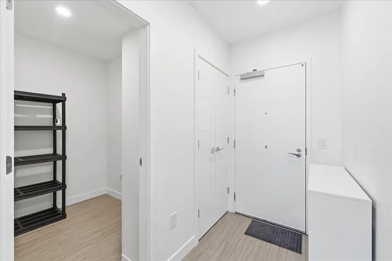 104 438 W KING EDWARD AVENUE - photo 3 of 25