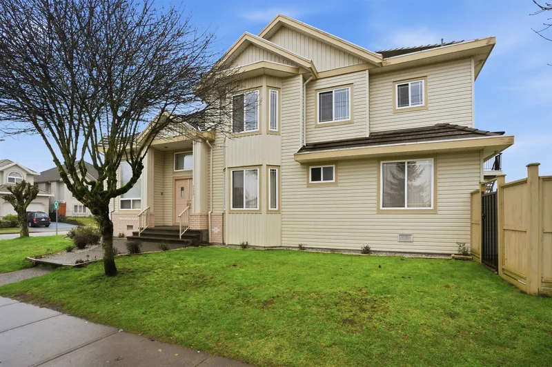 6593 125A STREET - photo 1 of 23