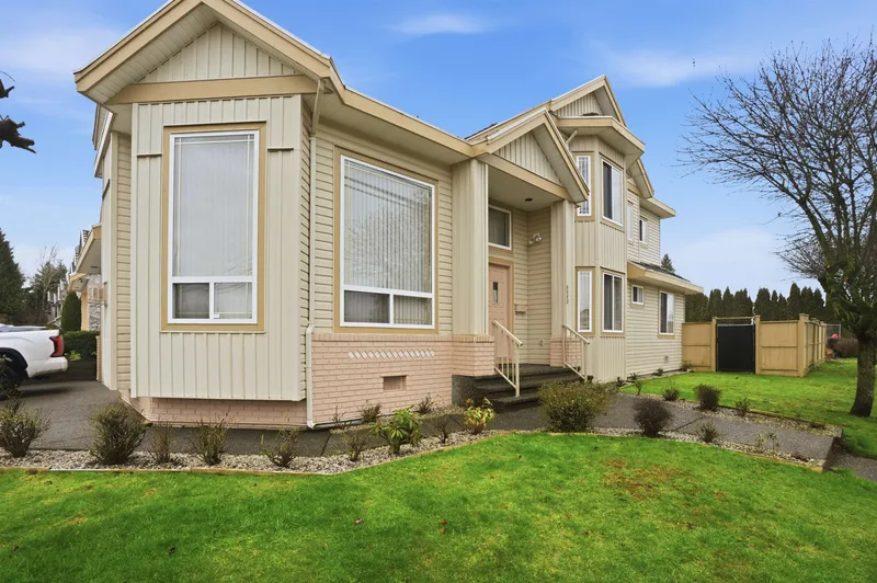 6593 125A STREET - photo 2 of 23