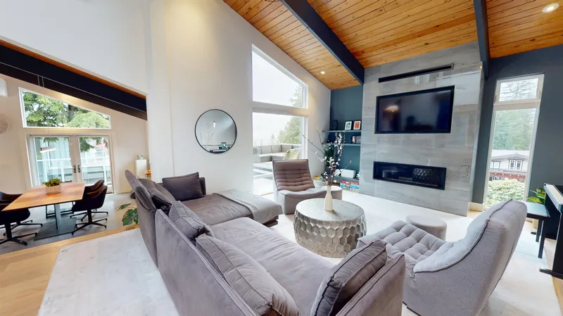 4062 NORWOOD AVENUE - photo 2 of 25