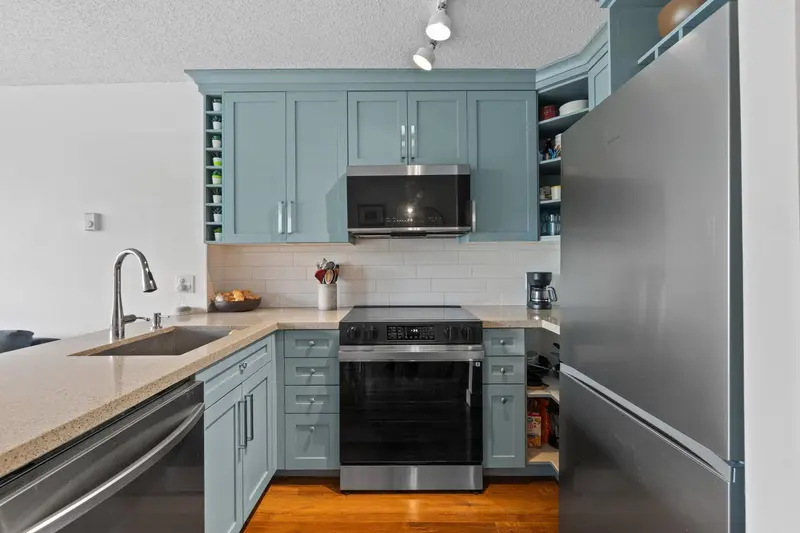 607 3970 CARRIGAN COURT - photo 3 of 23