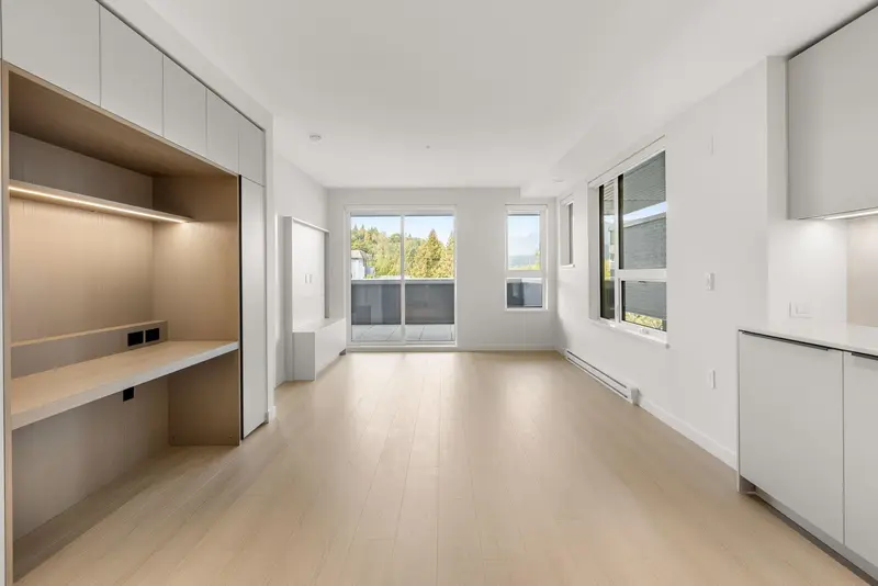 213 2015 ST. JOHNS STREET - photo 2 of 25