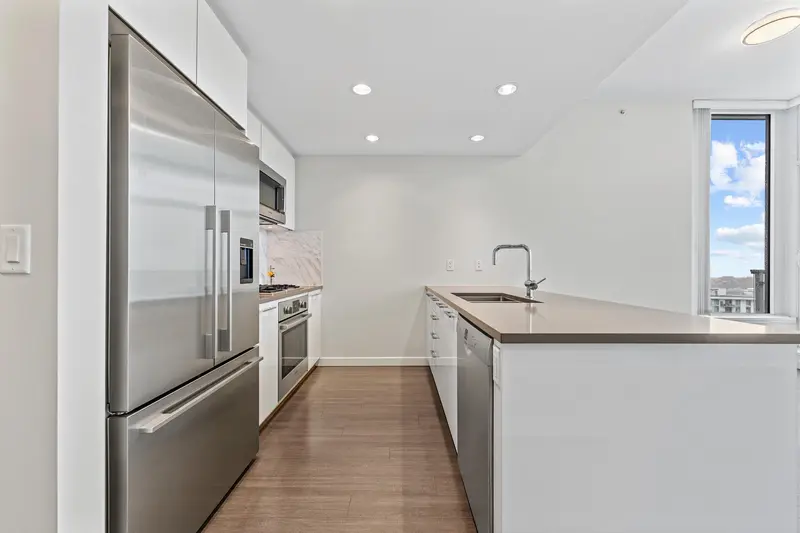 1207 3281 E KENT AVENUE NORTH AVENUE - photo 4 of 25