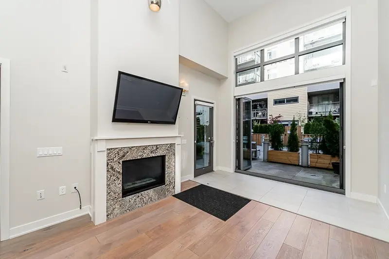 131 6160 LONDON ROAD - photo 3 of 25