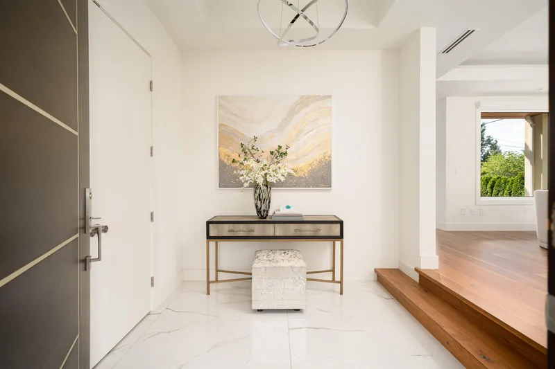 13600 BLACKBURN AVENUE - photo 4 of 25