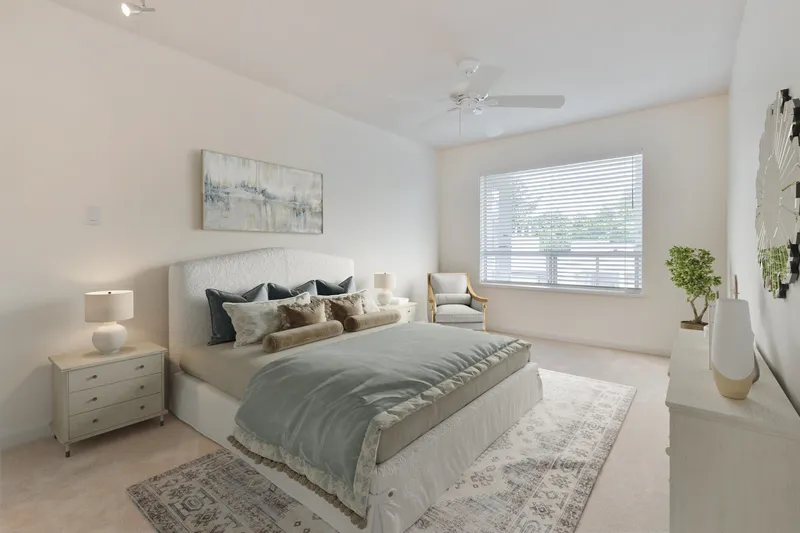 303 15255 18 AVENUE - photo 4 of 10