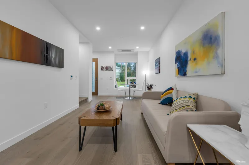 659 W 30TH AVENUE - photo 4 of 25