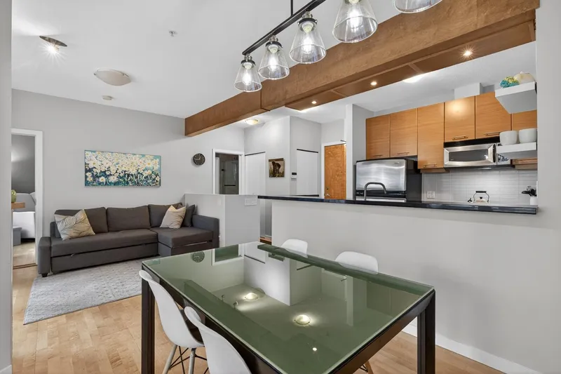 222 560 RAVEN WOODS DRIVE - photo 2 of 25