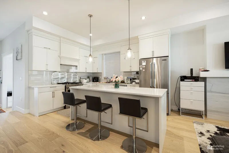 16475 21A AVENUE - photo 3 of 18